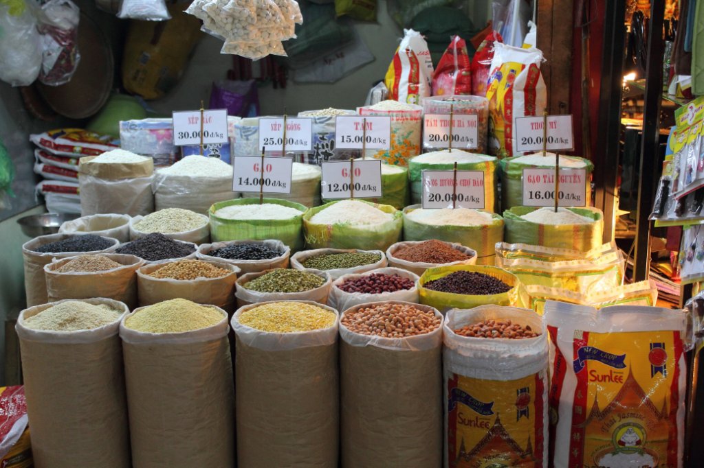17-In the Ben Thanh Market.jpg - In the Ben Thanh Market